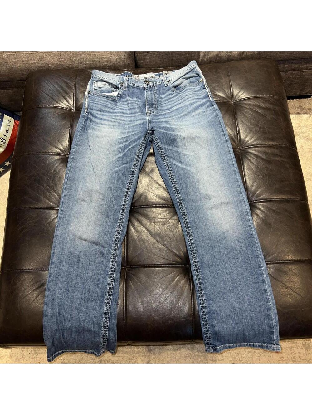 BKE Jeans Tyler Straight Leg Medium Wash Denim Stitching Men’s 34R Stretch